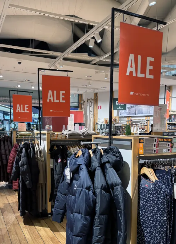 Hirsipuut myymälässä Hirsipuut myymälässä