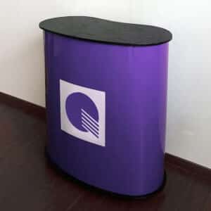 Kasaanmenevä messupöytä